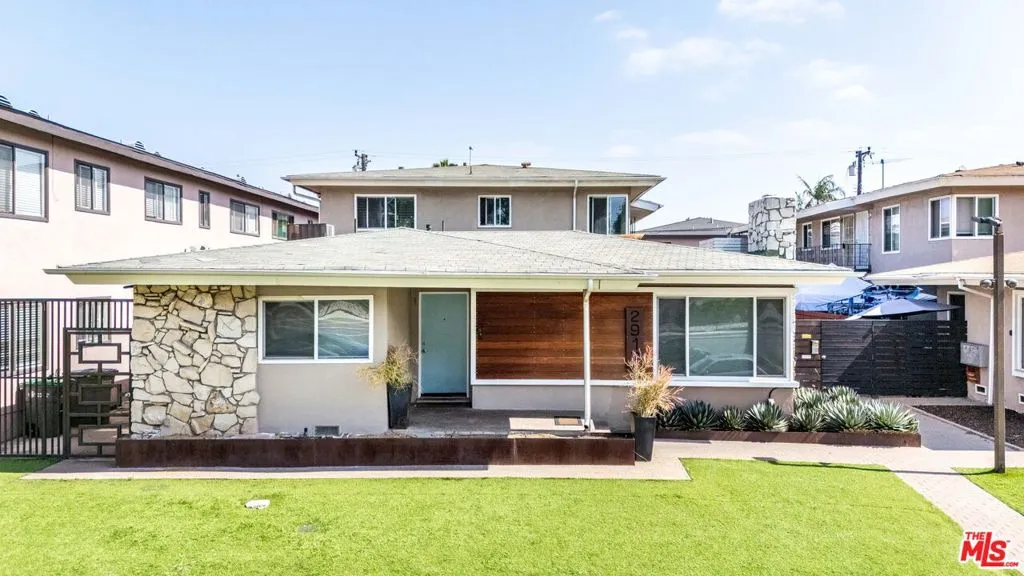 2917 W Rosecrans Avenue, Gardena, California 90249, 8 Bedrooms Bedrooms, ,6 BathroomsBathrooms,Residential Income,For Sale,Rosecrans,25559803
