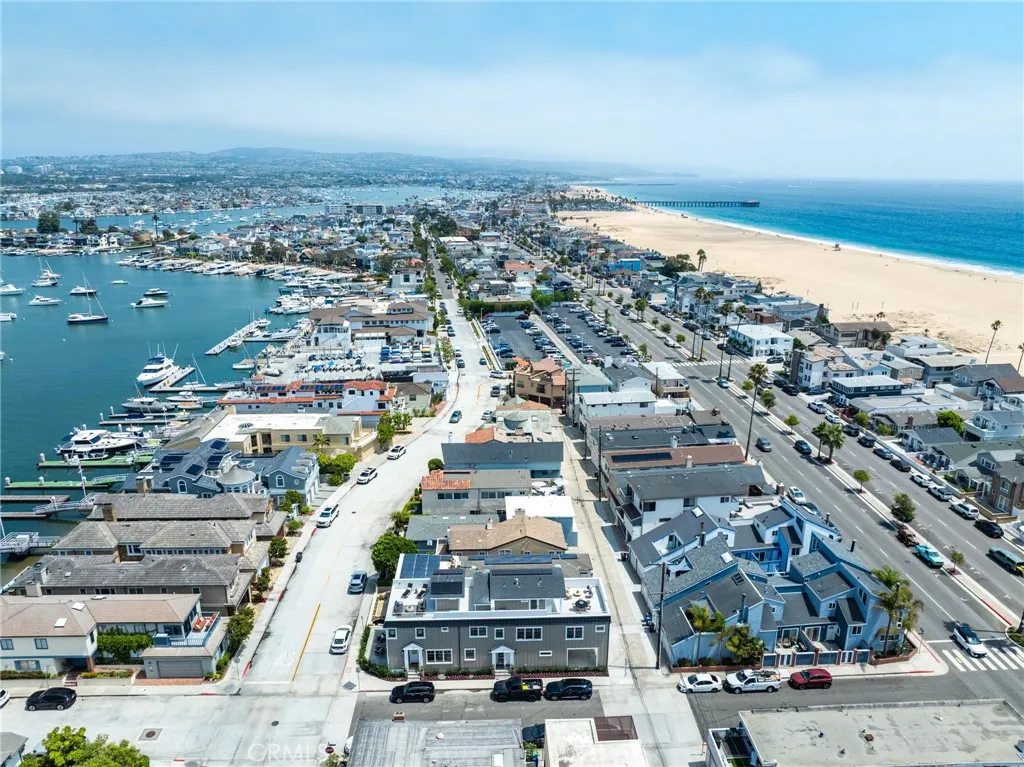 825 W Bay Avenue B, Newport Beach, California 92661 home-pic-13