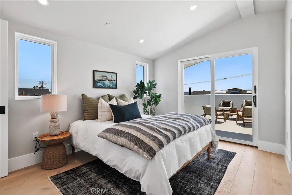 825 W Bay Avenue B, Newport Beach, California 92661 home-pic-10