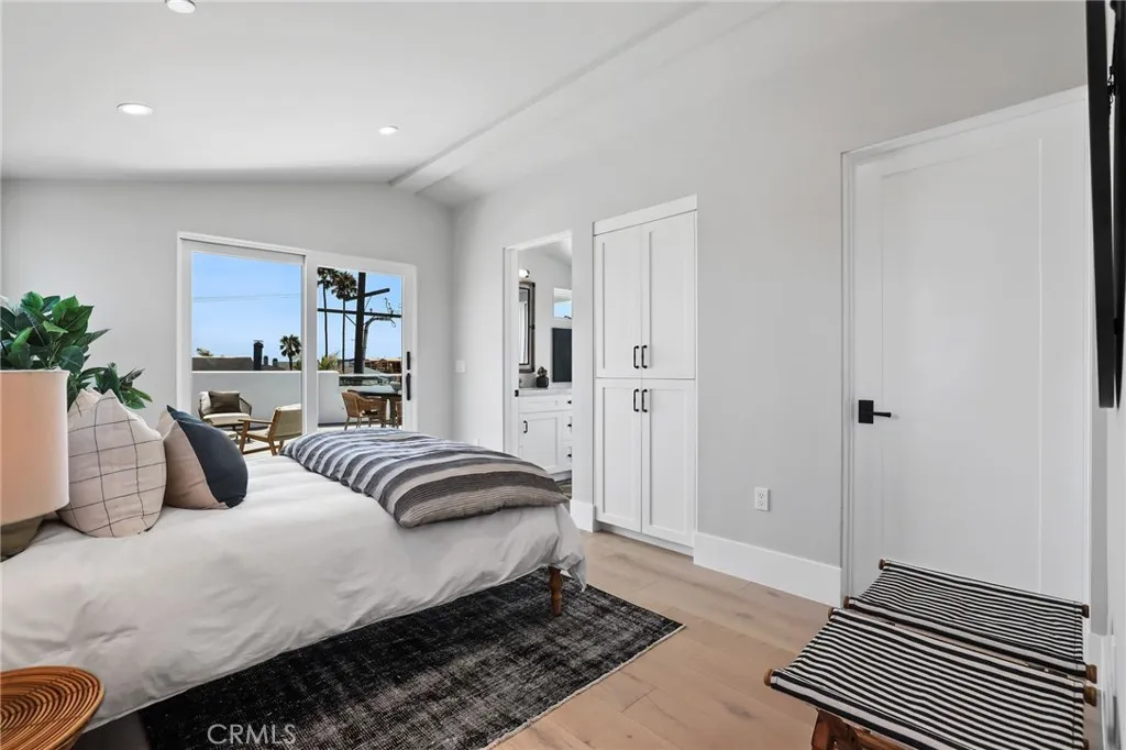 825 W Bay Avenue B, Newport Beach, California 92661 home-pic-9