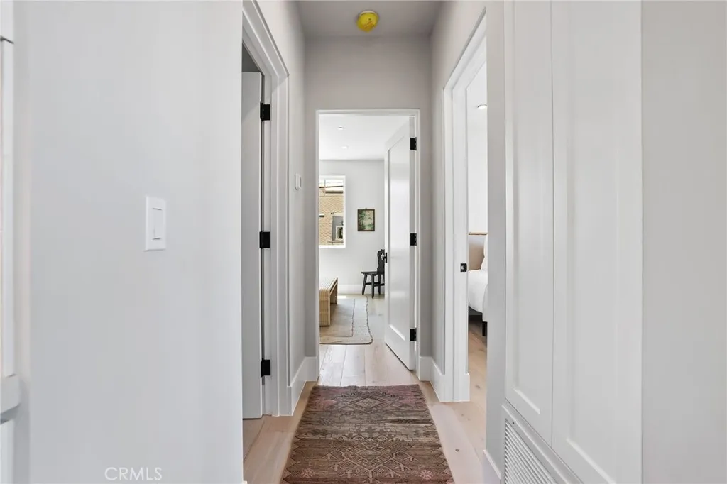 825 W Bay Avenue B, Newport Beach, California 92661 home-pic-5