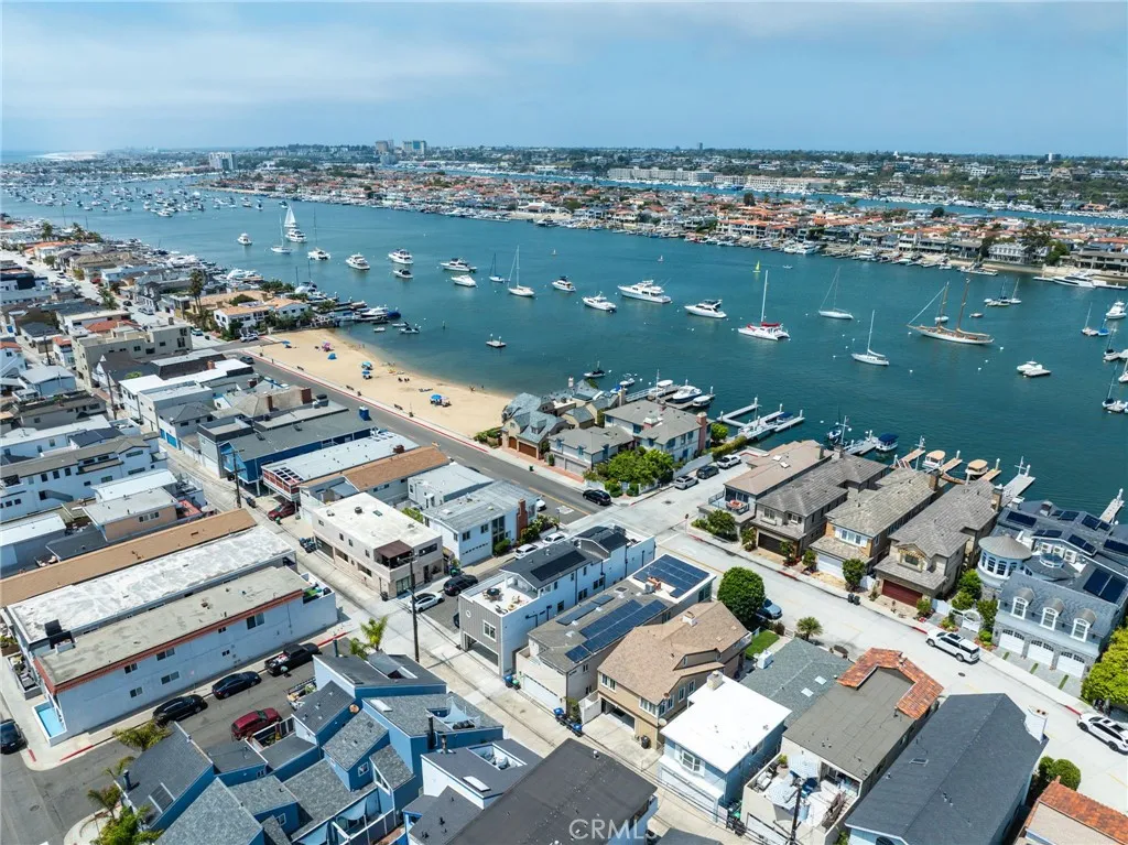 825 W Bay Avenue B, Newport Beach, California 92661 home-pic-15