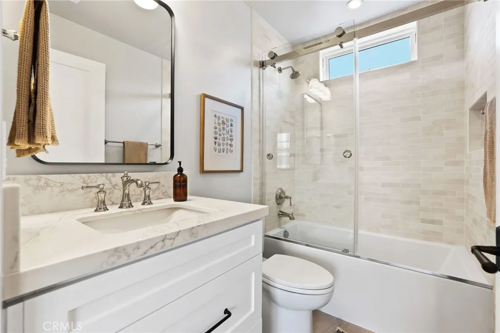 825 W Bay Avenue B, Newport Beach, California 92661 home-pic-8