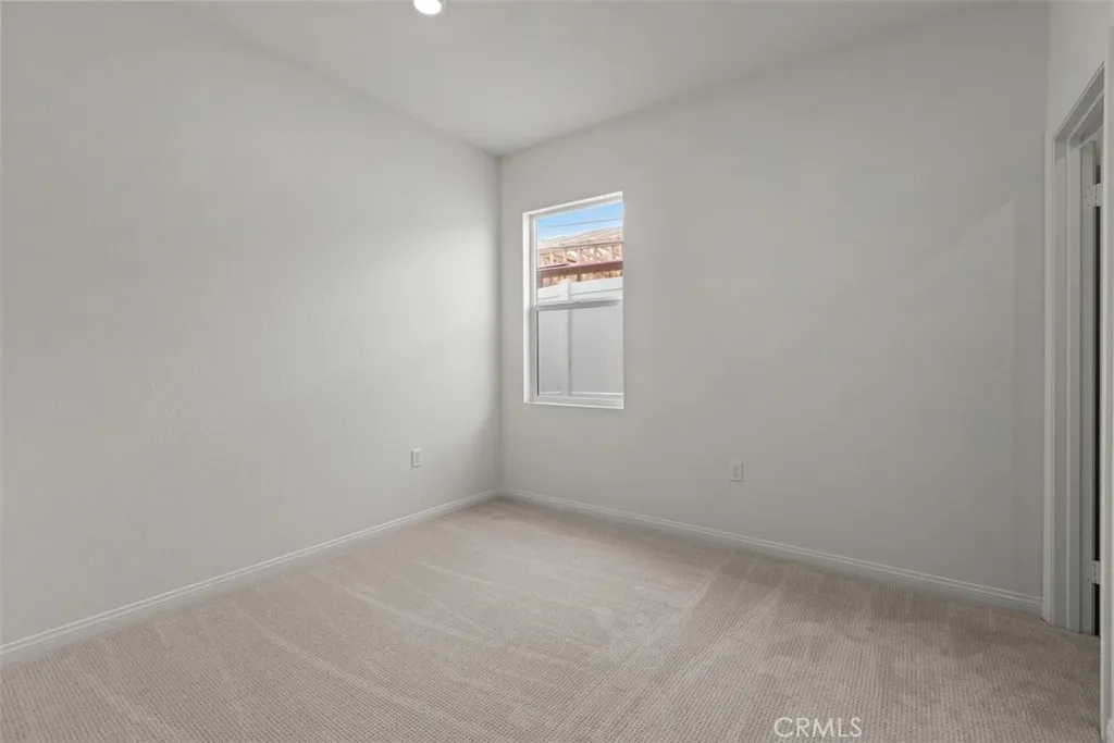 27318 Dunite Drive, Perris, California 92571 home-pic-3