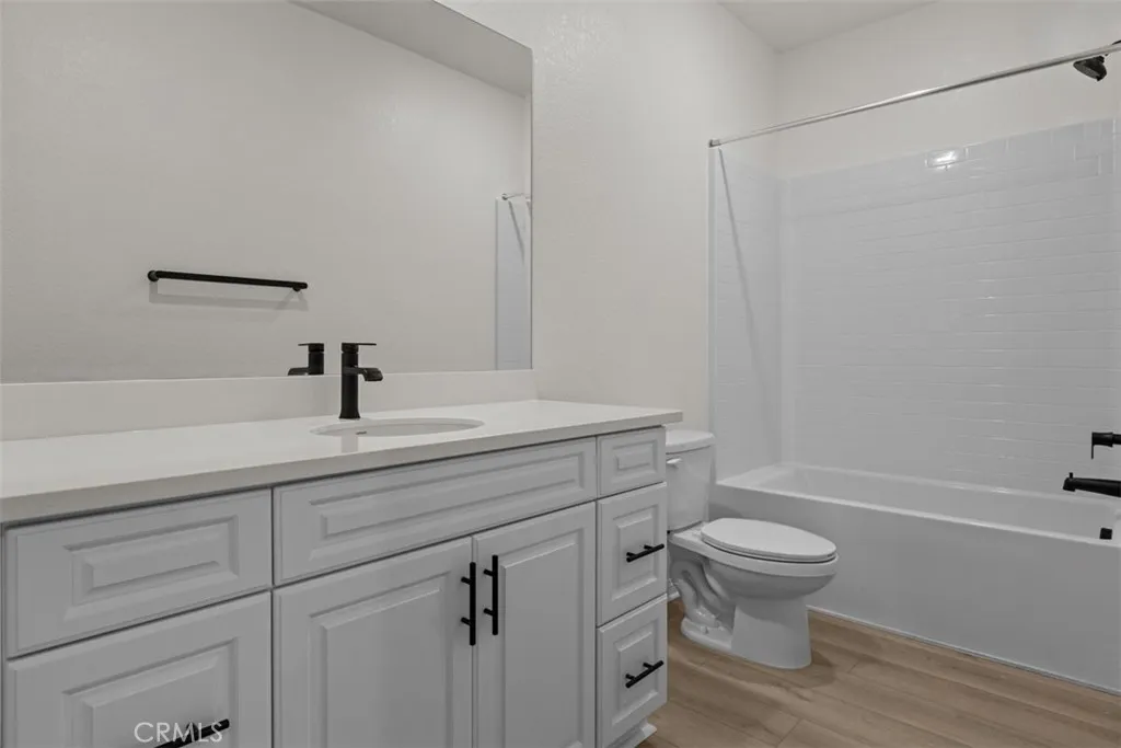 27318 Dunite Drive, Perris, California 92571 home-pic-2