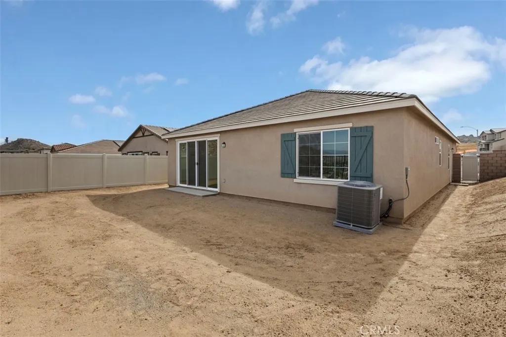 27318 Dunite Drive, Perris, California 92571 home-pic-6
