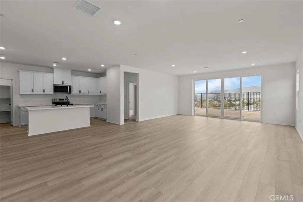 27318 Dunite Drive, Perris, California 92571 home-pic-11