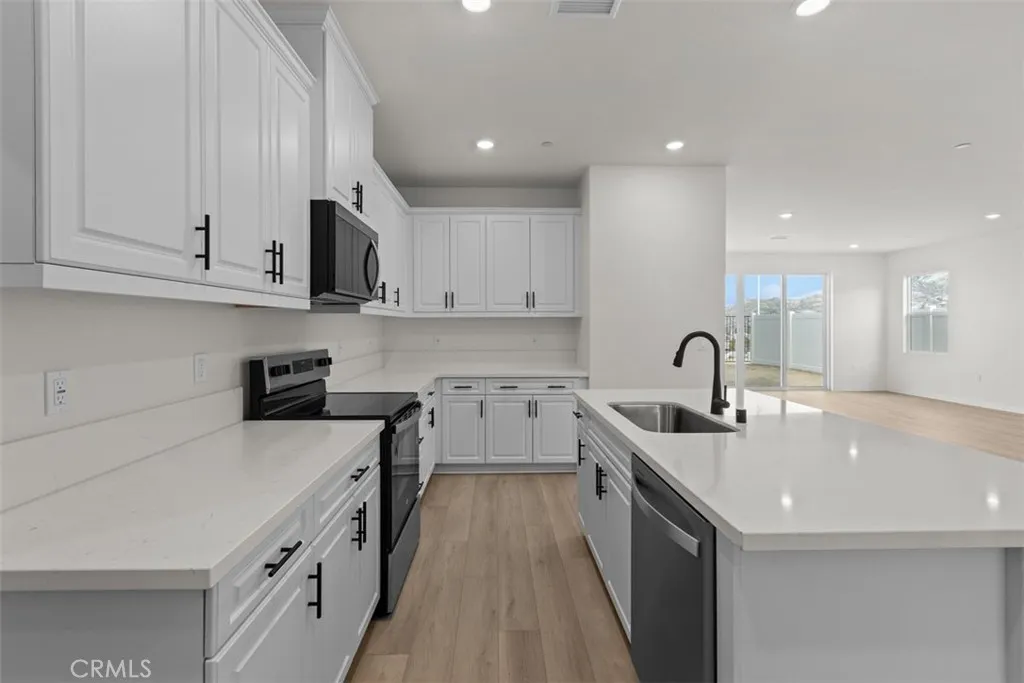 27318 Dunite Drive, Perris, California 92571 home-pic-4