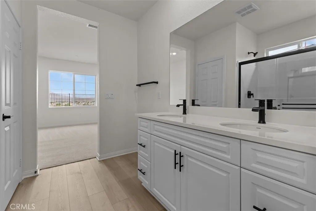 27318 Dunite Drive, Perris, California 92571 home-pic-5