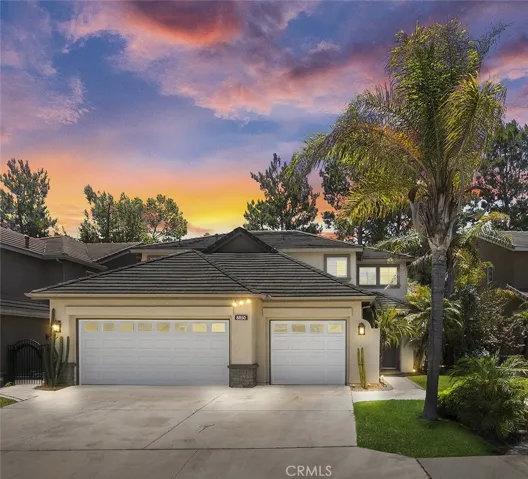 Welcome home to 8850 E. Cloudview Way