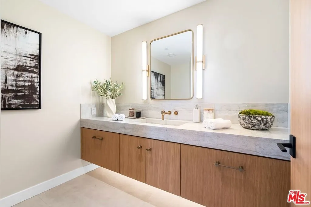 900 W Olympic Boulevard 27b, Los Angeles, California 90015 home-pic-18