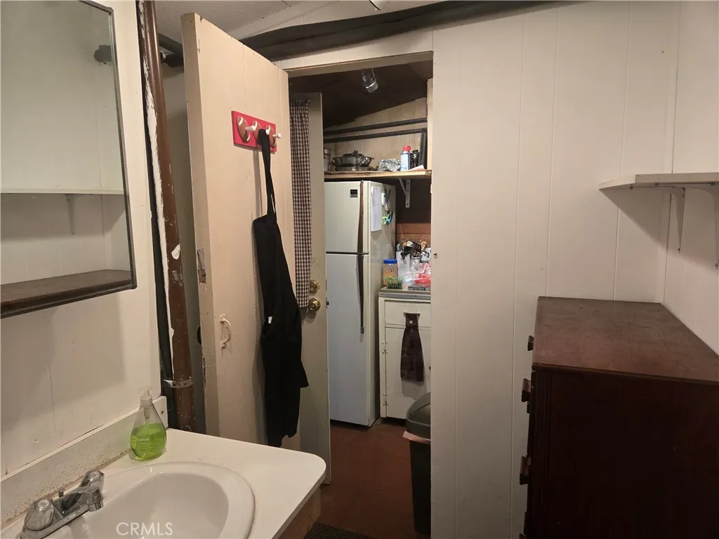25035 Moon Drive, Crestline, California 92325 home-pic-9