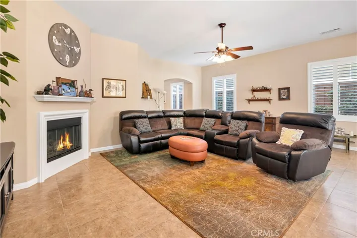 650 Zarahias Cr, Hemet, California 92545