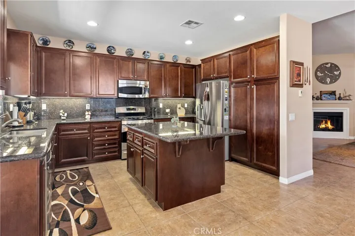 650 Zarahias Cr, Hemet, California 92545