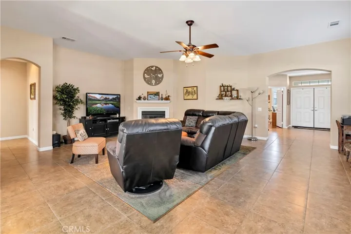 650 Zarahias Cr, Hemet, California 92545
