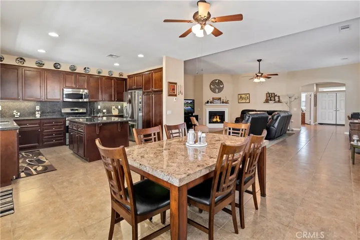 650 Zarahias Cr, Hemet, California 92545