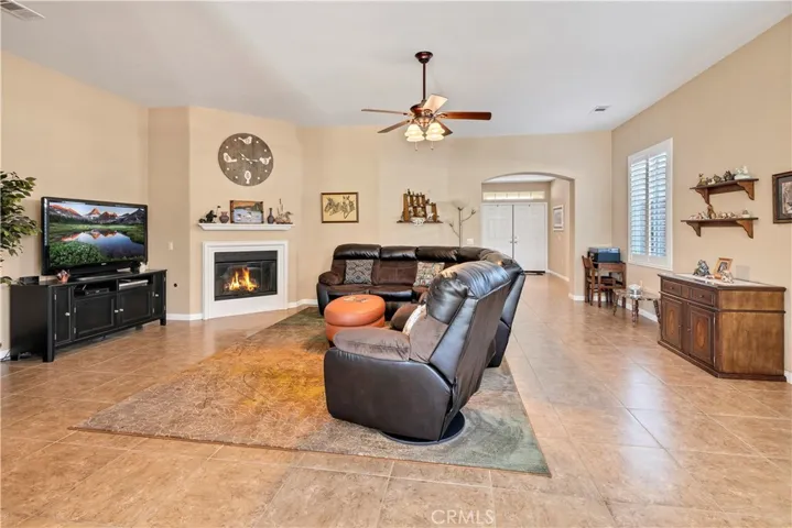 650 Zarahias Cr, Hemet, California 92545