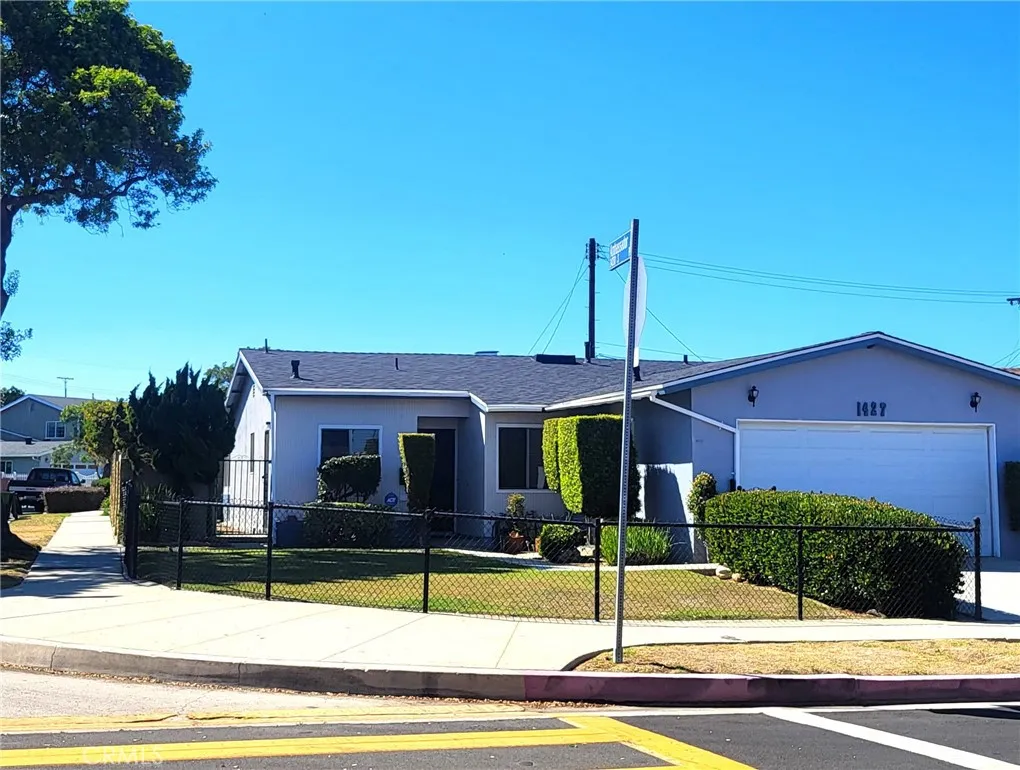 1427 242nd Place, Harbor City, California 90710, 3 Bedrooms Bedrooms, ,2 BathroomsBathrooms,Residential Lease,For Rent,242nd,SB25148248