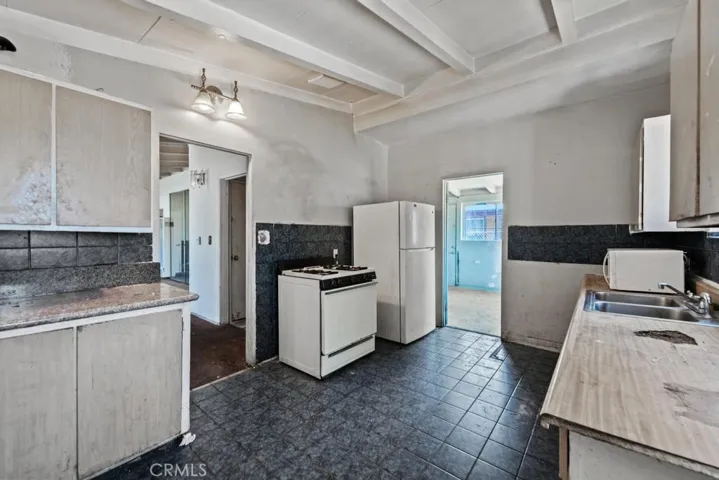 13121 Norris Avenue, Sylmar, California 91342