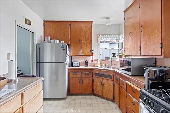 7437 Laura Street, Downey, California 90242