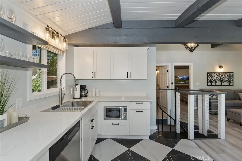 580 Lucerne Drive, Big Bear Lake, California 92315 home-pic-11