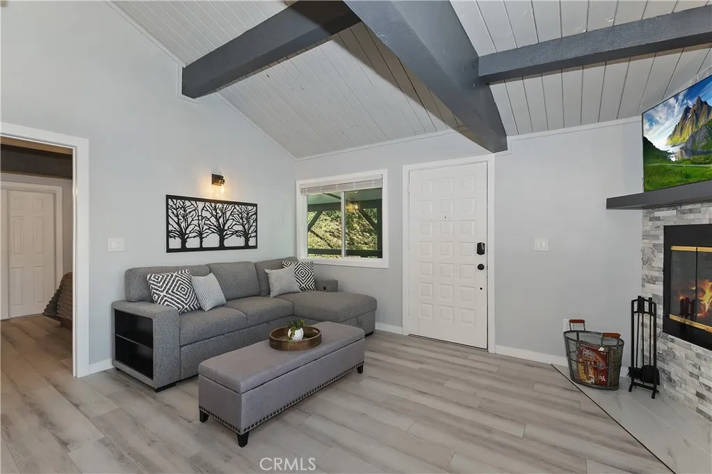 580 Lucerne Drive, Big Bear Lake, California 92315 home-pic-4