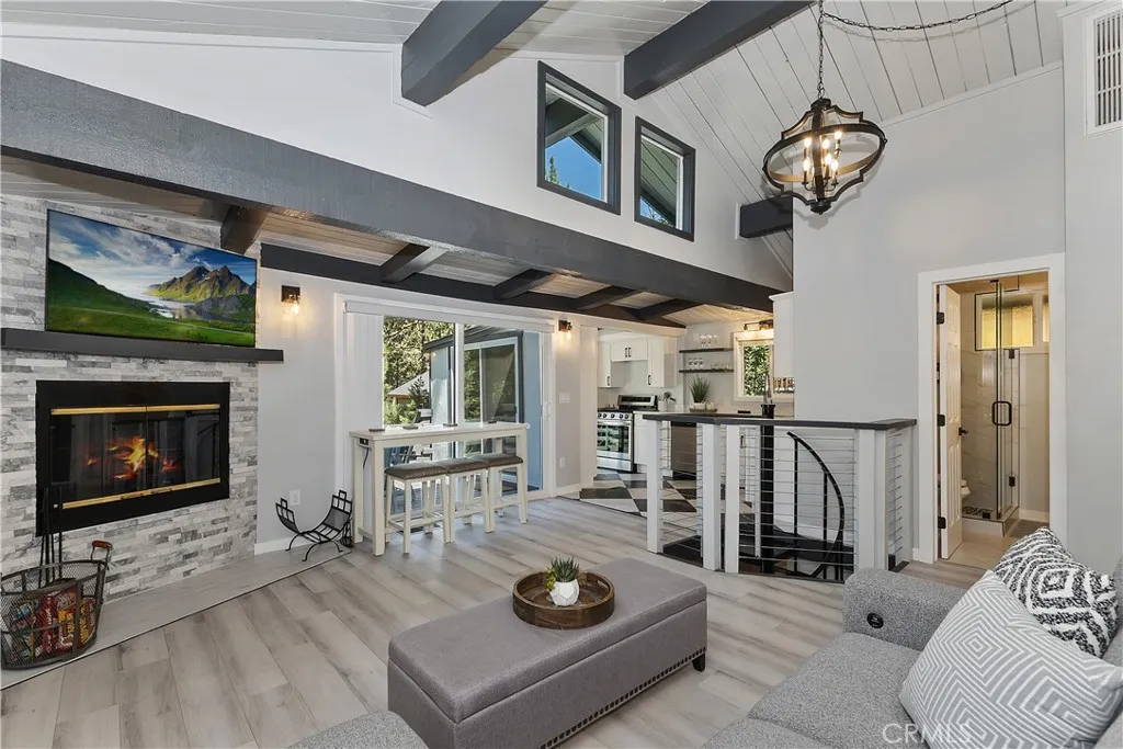 580 Lucerne Drive, Big Bear Lake, California 92315 home-pic-2