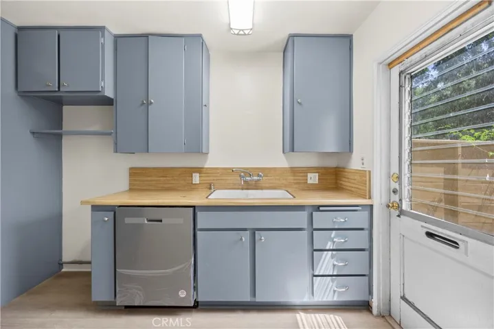5188 Village Green, Los Angeles, California 90016