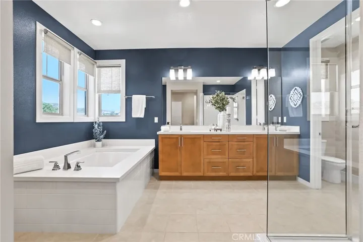 7 Alienta Lane, Rancho Mission Viejo, California 92694