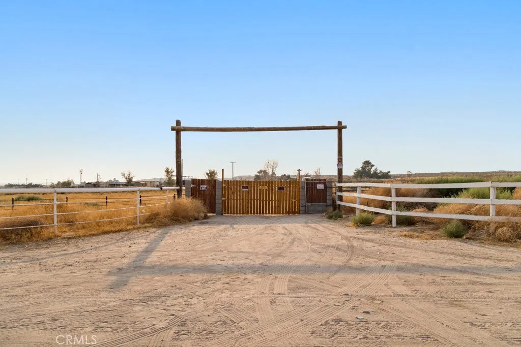 16736 Wild Road, Helendale, California 92342 home-pic-22