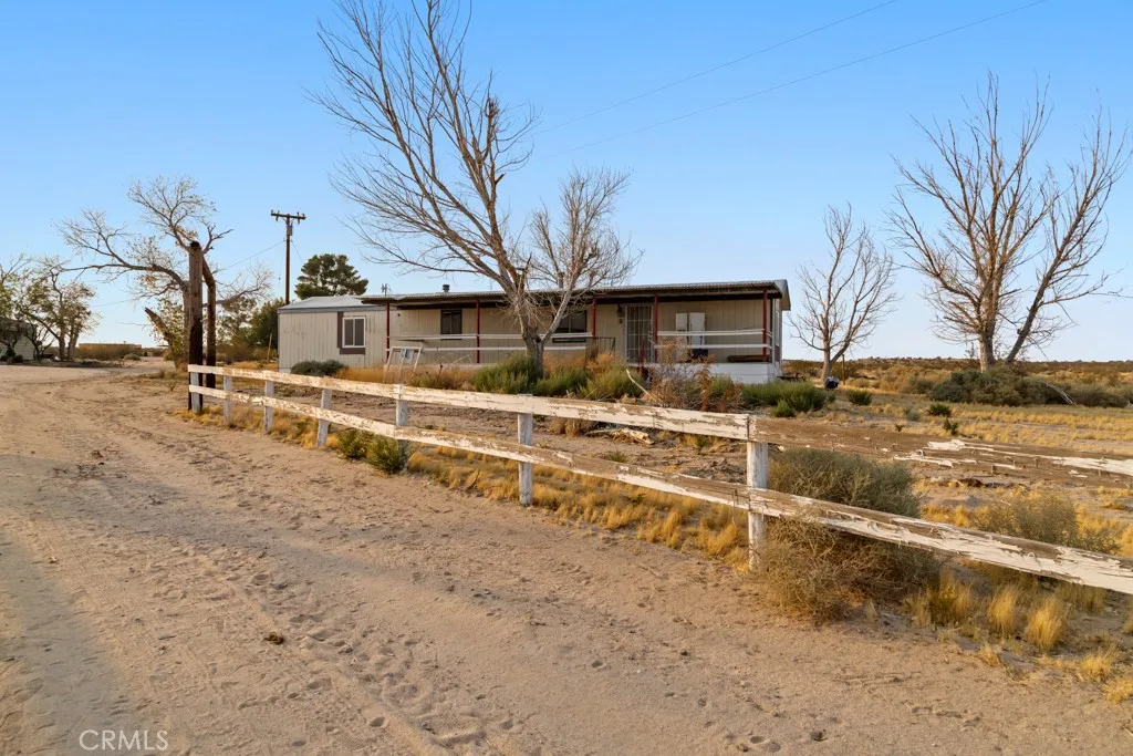 16736 Wild Road, Helendale, California 92342 home-pic-44