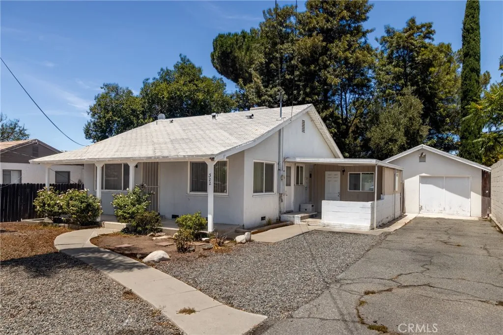 322 E 11th Street, Beaumont, California 92223 home-pic-3