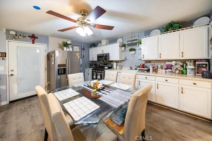 DOWNSTAIRS KITCHEN