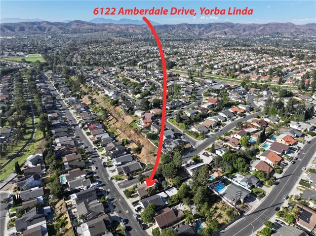 This property is close to parks, schools and lots of great stores and restaurants.