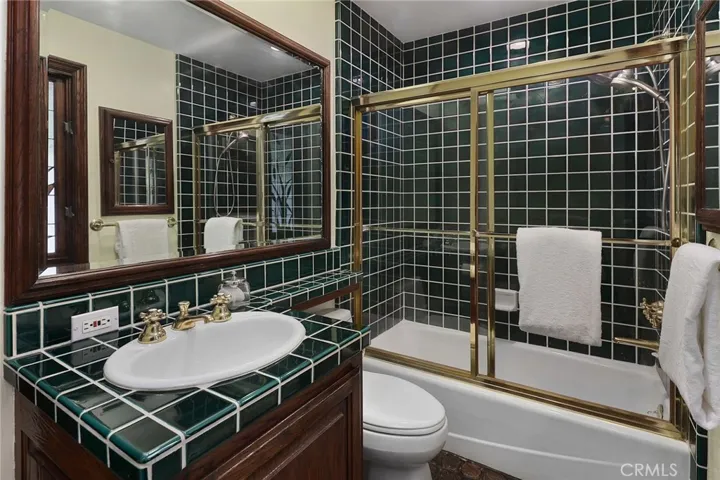 6137 Paseo La Vista, Woodland Hills, California 91367