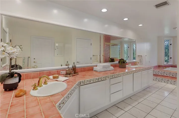 6137 Paseo La Vista, Woodland Hills, California 91367