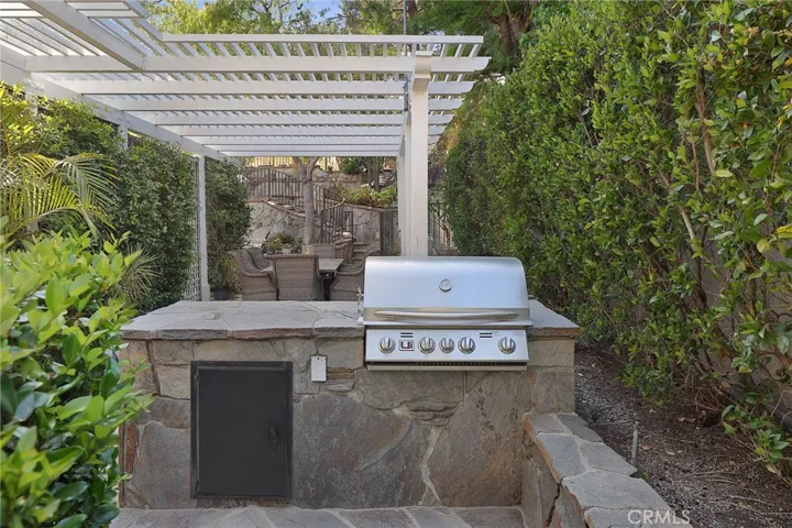 6137 Paseo La Vista, Woodland Hills, California 91367