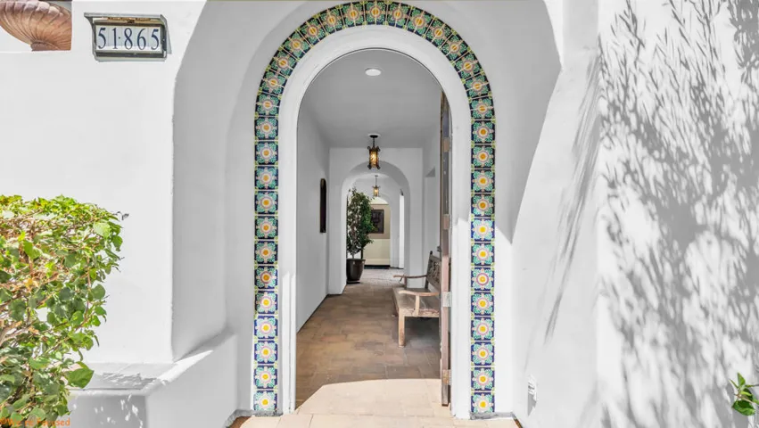 Welcome to 51865 Via Bendita