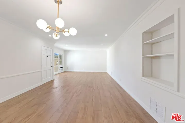 1250 N Crescent Heights Boulevard 1, West Hollywood, California 90046
