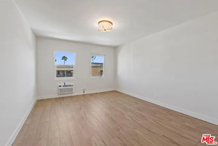 1250 N Crescent Heights Boulevard 1, West Hollywood, California 90046