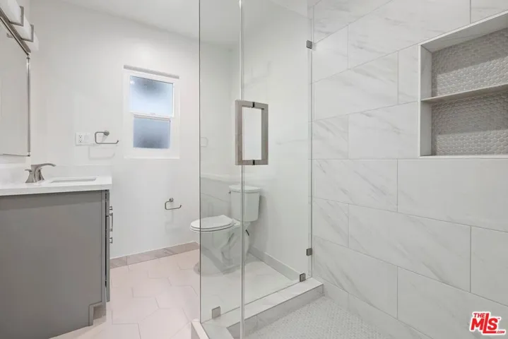 1250 N Crescent Heights Boulevard 1, West Hollywood, California 90046