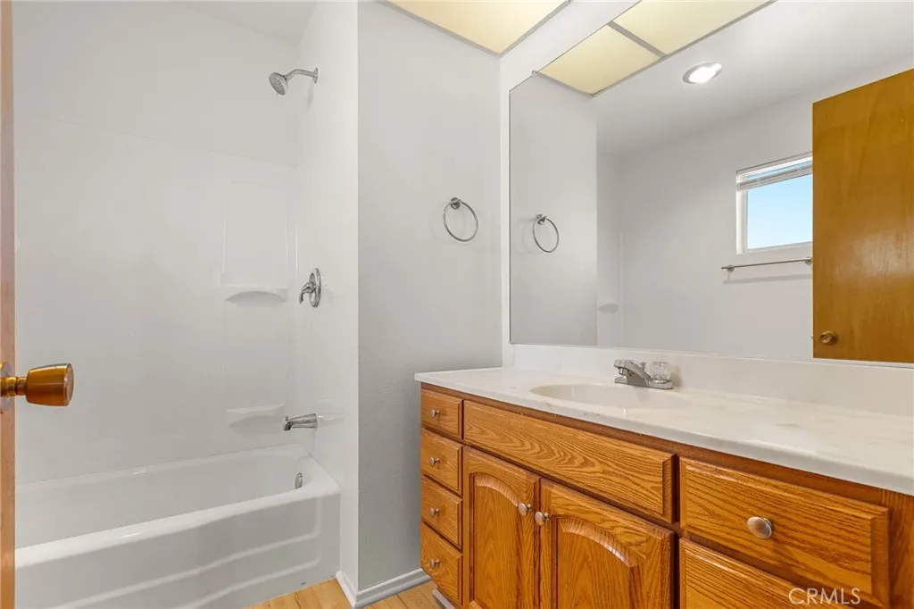 1560 Sandlewood Drive, Hemet, California 92543 home-pic-11