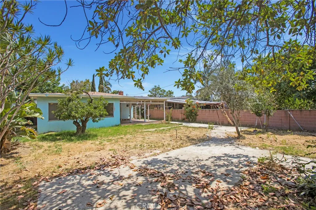 2210 W 7th Street, Santa Ana, California 92703 home-pic-20