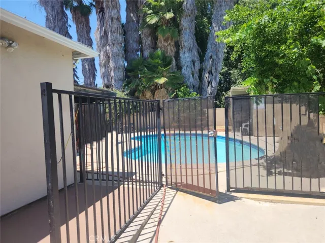 21057 Runnymede Street, Canoga Park, California 91303