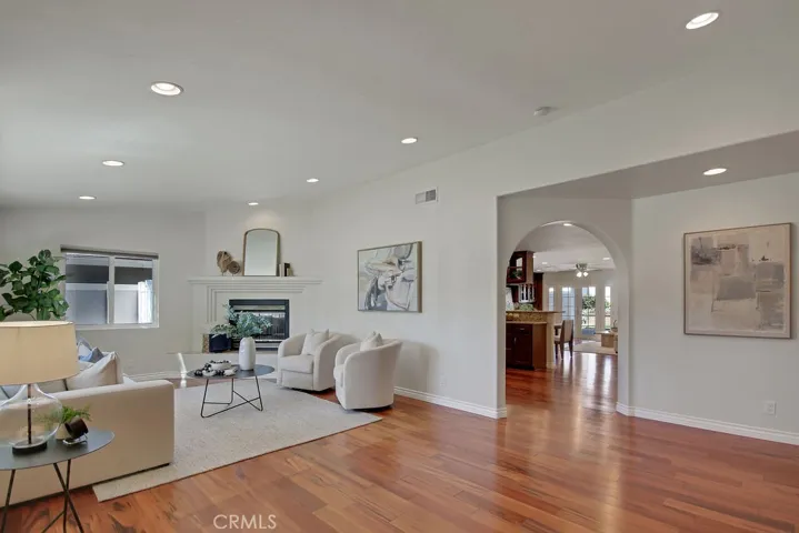 Flow from the entry, living room in to the kitchen and family room.