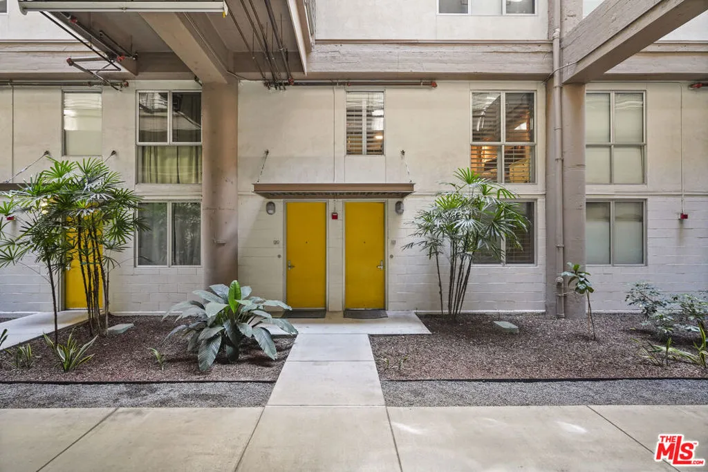 1130 S Flower Street 121, Los Angeles, California 90015 home-pic-31