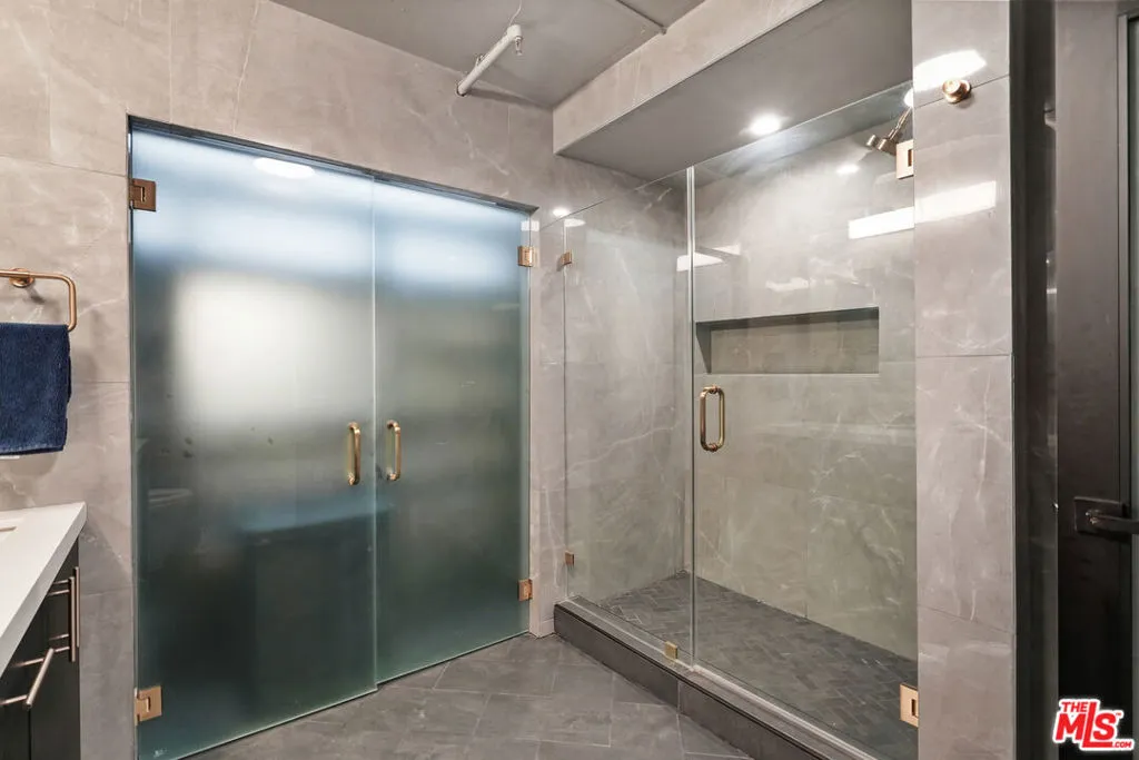 1130 S Flower Street 121, Los Angeles, California 90015 home-pic-7