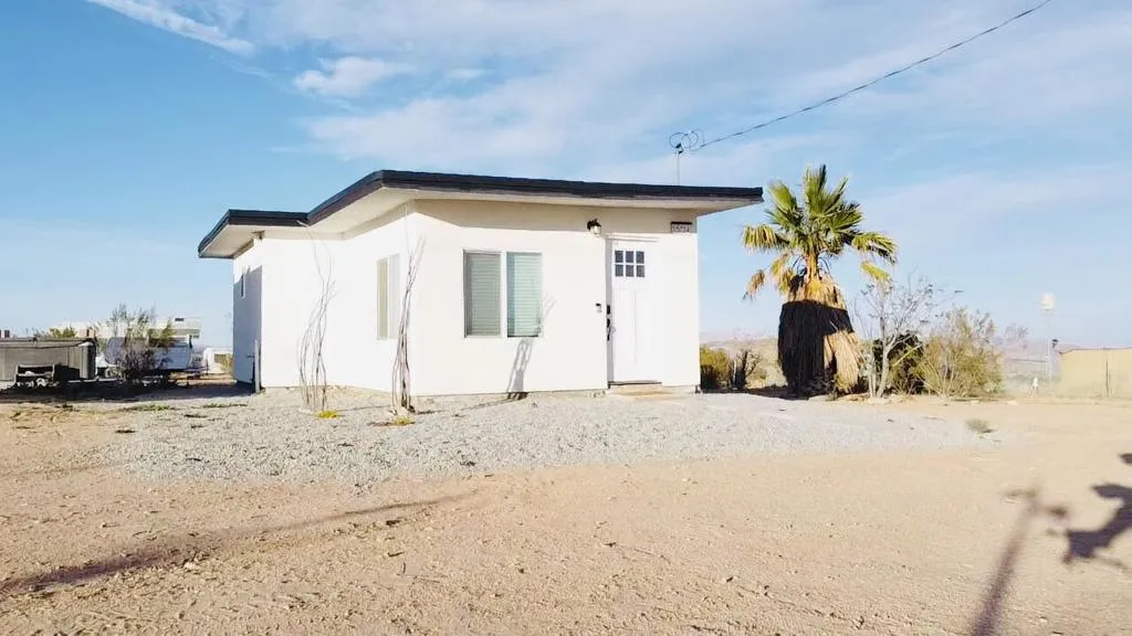 55724 Sunnyslope Drive, Landers, California 92285 home-pic-3