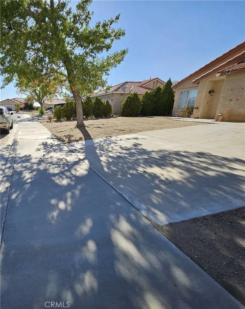 10966 Willow Lane, Adelanto, California 92301 home-pic-22