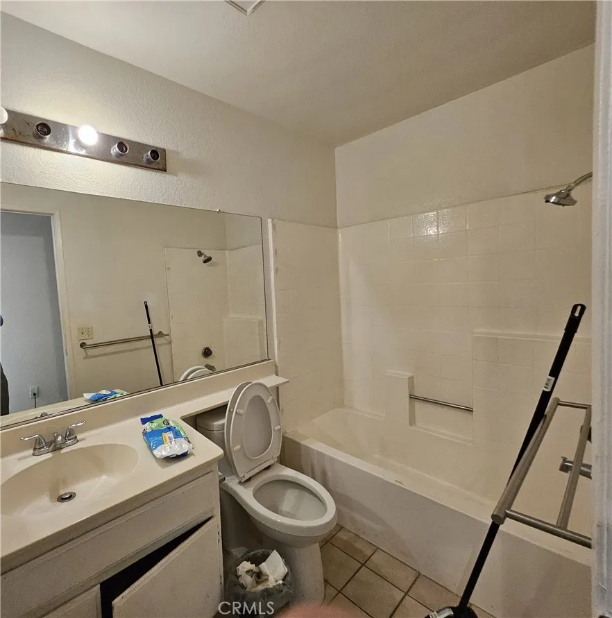 10966 Willow Lane, Adelanto, California 92301 home-pic-24